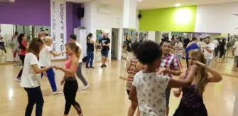 Corsi di Danza Latina presso Don’t Stop Escuela de Baile