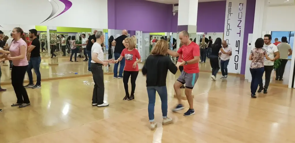 Latin Dance Classes at Don’t Stop Escuela de Baile