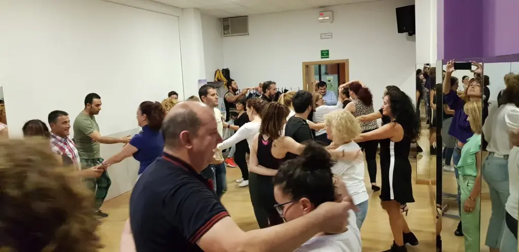Latin Dance Classes at Don’t Stop Escuela de Baile