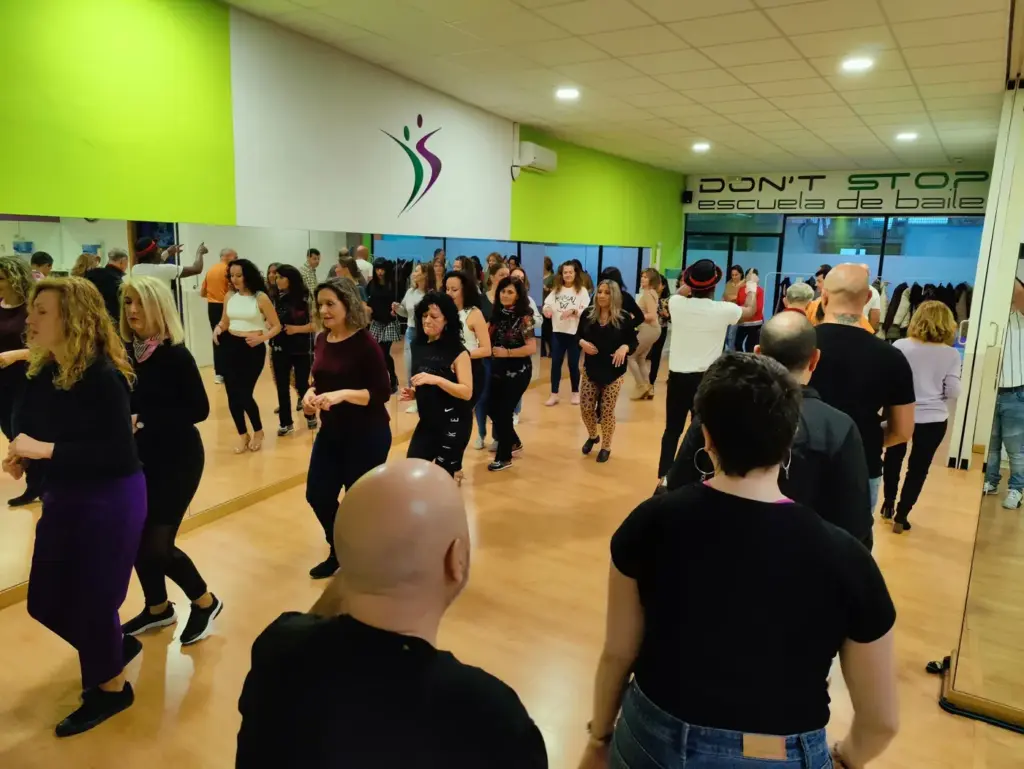 Latin Dance Classes at Don’t Stop Escuela de Baile
