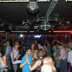 Notte Latina alla Discoteca Amarás Santander
