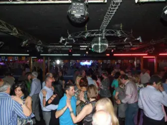 Notte Latina alla Discoteca Amarás Santander