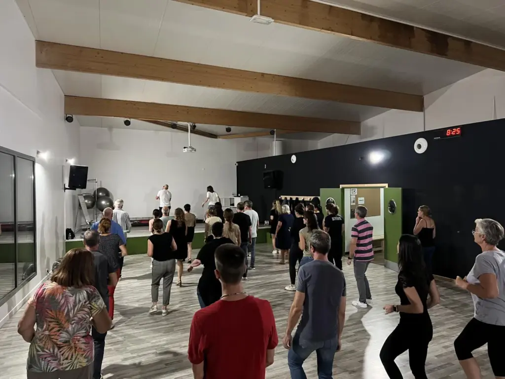 Le Tempo Salsa & Bachata Weekly Classes