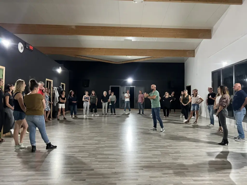 Le Tempo Salsa & Bachata Weekly Classes