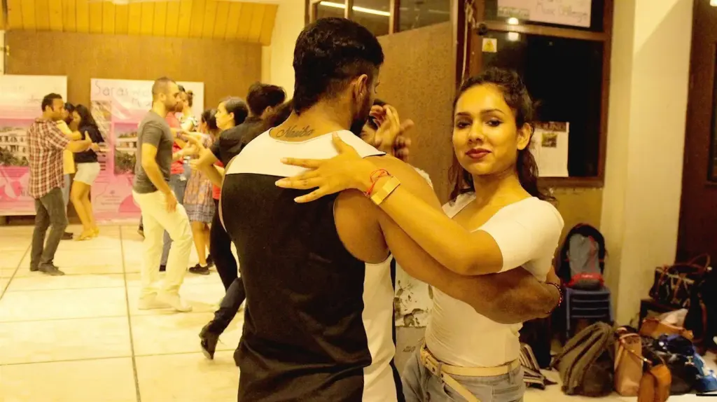 Lead & Follow India Salsa Classes