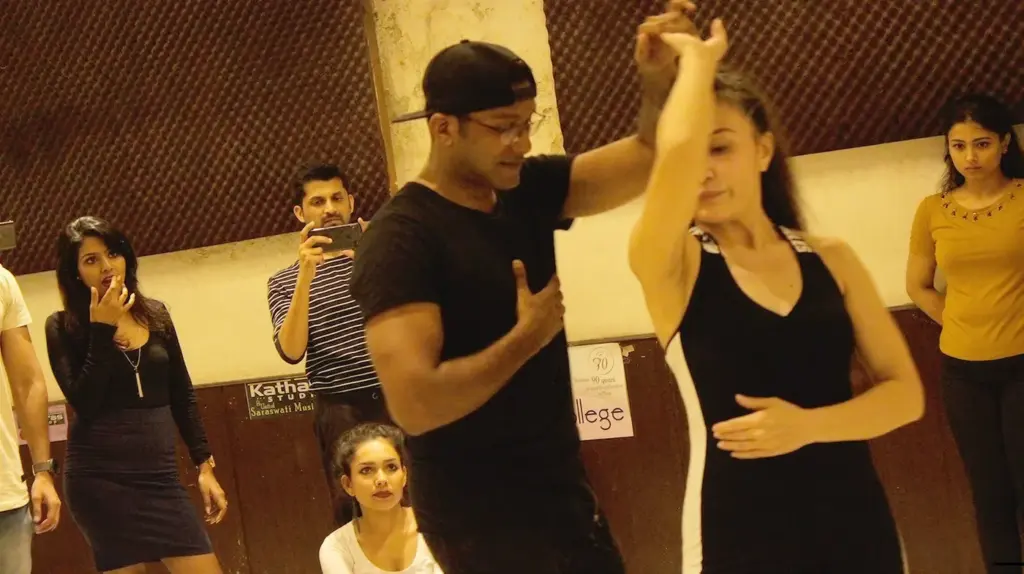 Lead & Follow India Salsa Classes
