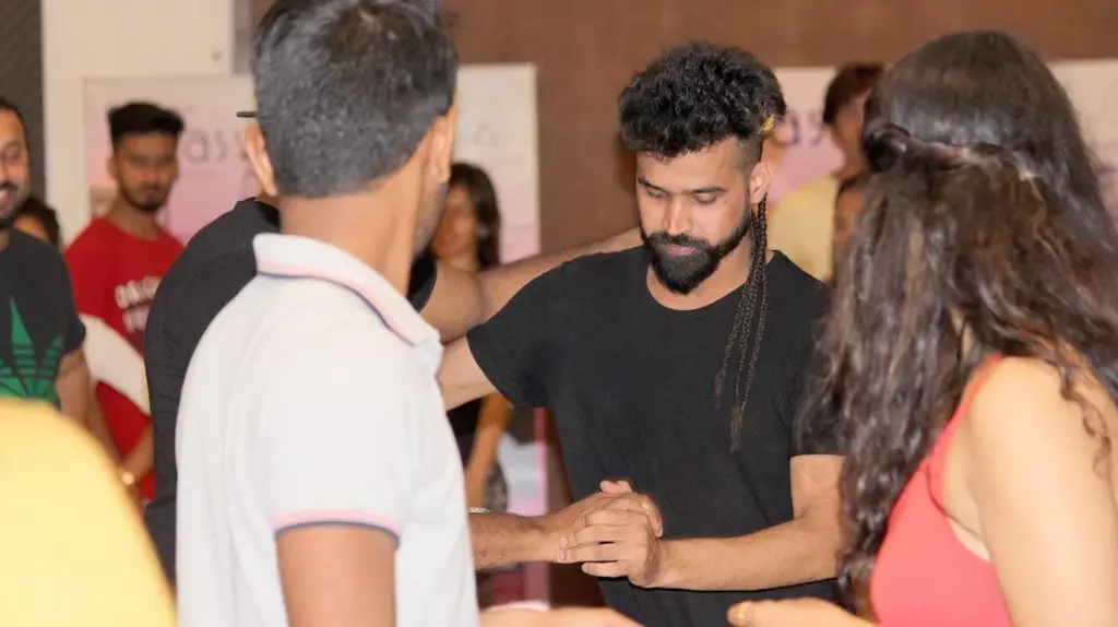 Lead & Follow India Salsa Classes