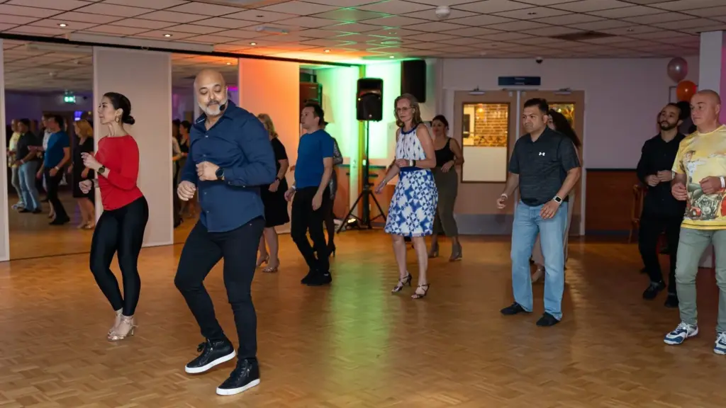 MamboMike Weekly Salsa & Bachata Courses