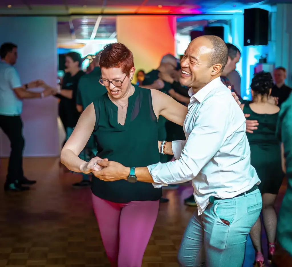 MamboMike Weekly Salsa & Bachata Courses