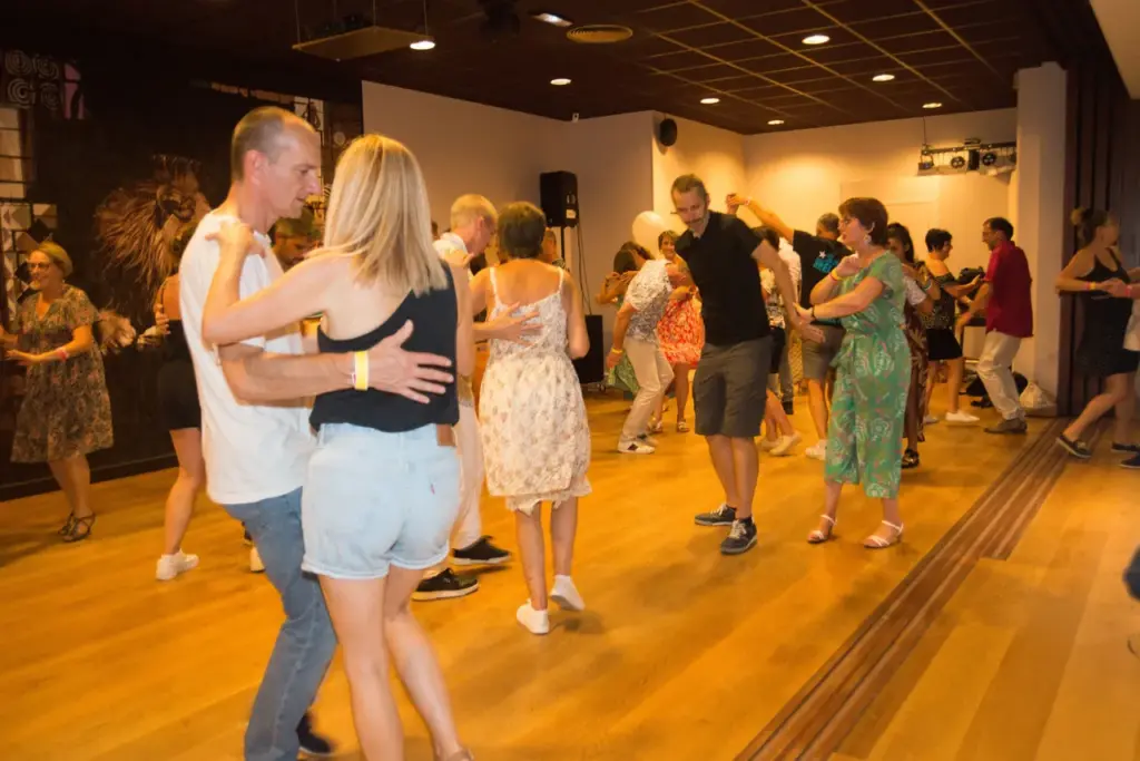 Midweek Salsa & Bachata Practice – Juegos de la Salsa