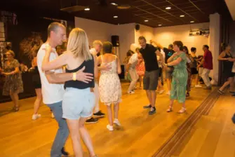 Pratica di Salsa e Bachata a Metà Settimana – Juegos de la Salsa