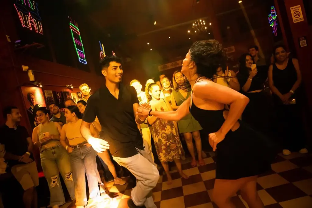 Miércoles de Salsa Pal Bailador at La Topa Tolondra