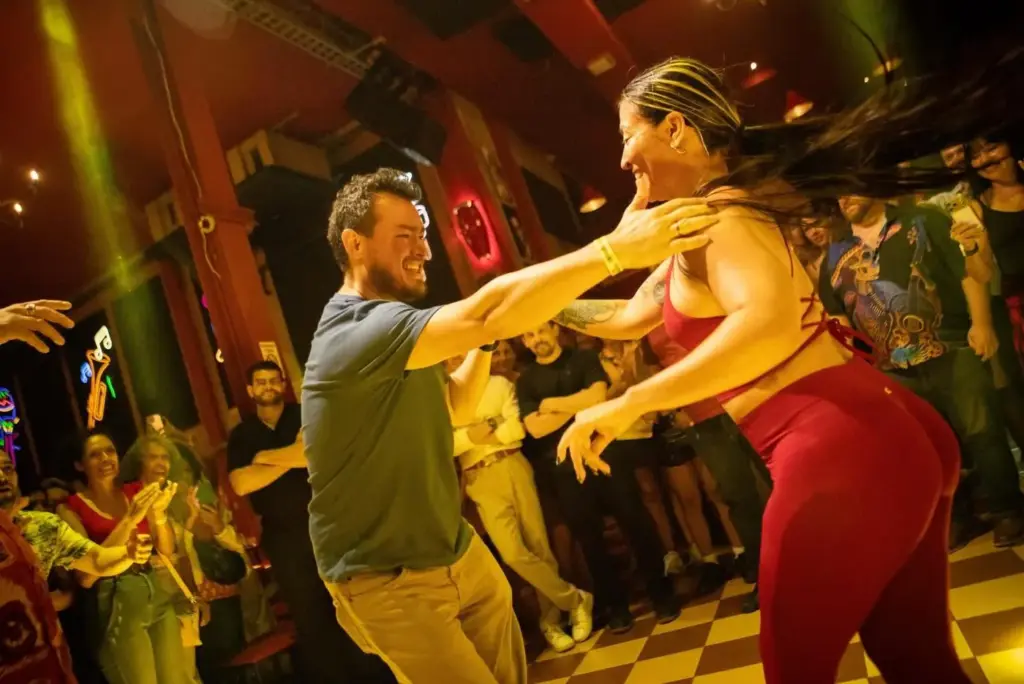 Miércoles de Salsa Pal Bailador at La Topa Tolondra