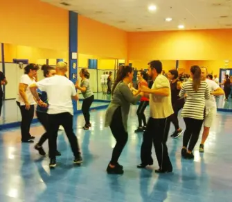 Ritmolugo Escuela de Baile Corsi Settimanali di Danza Latina