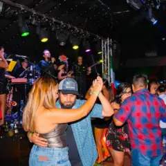 Sábados con la Rumba – A Otro Nivel presso Luna Azul