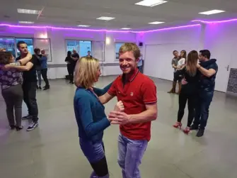 Corsi di Salsa e Bachata presso Connect’in Dance Annecy