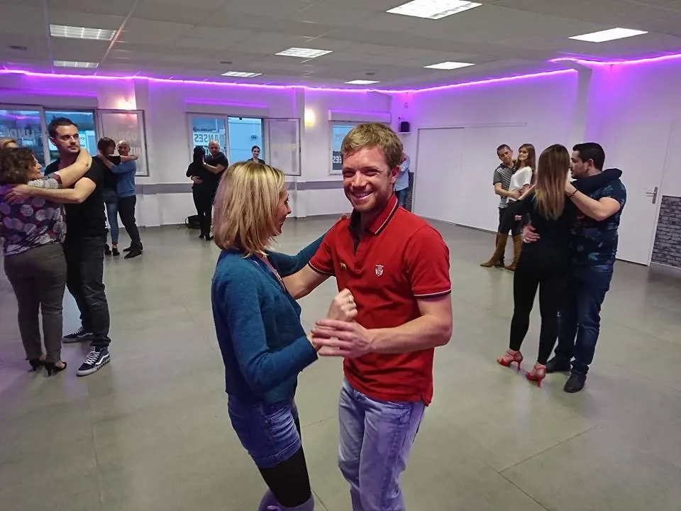 Salsa and Bachata Classes at Connect’in Dance Annecy