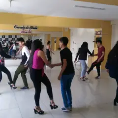 Cours de Salsa et Bachata à l&rsquo;Escuela de Baile Sí o Sí Arequipa