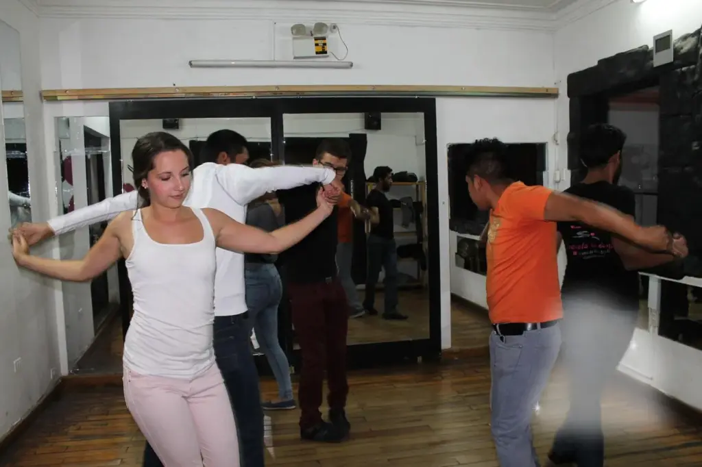 Salsa and Bachata Classes at Escuela de Baile Sí o Sí Arequipa