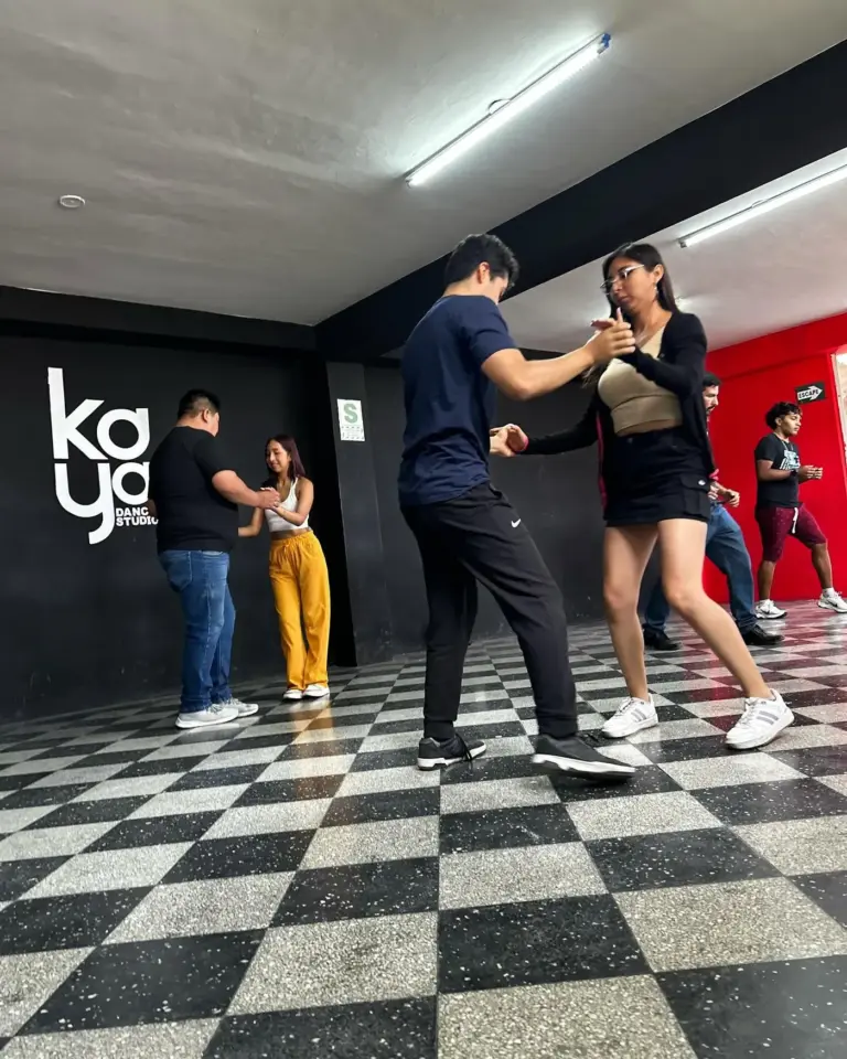Cours de Salsa et Bachata à KAYA Escuela de Baile Arequipa