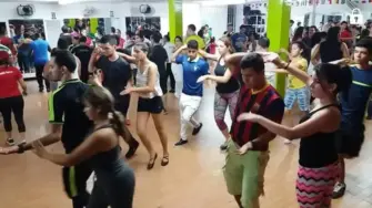 Corsi di Salsa e Bachata presso Manicero Sabor Academia de Baile