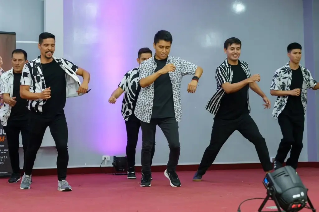 Salsa and Bachata Classes at Montuno Peru