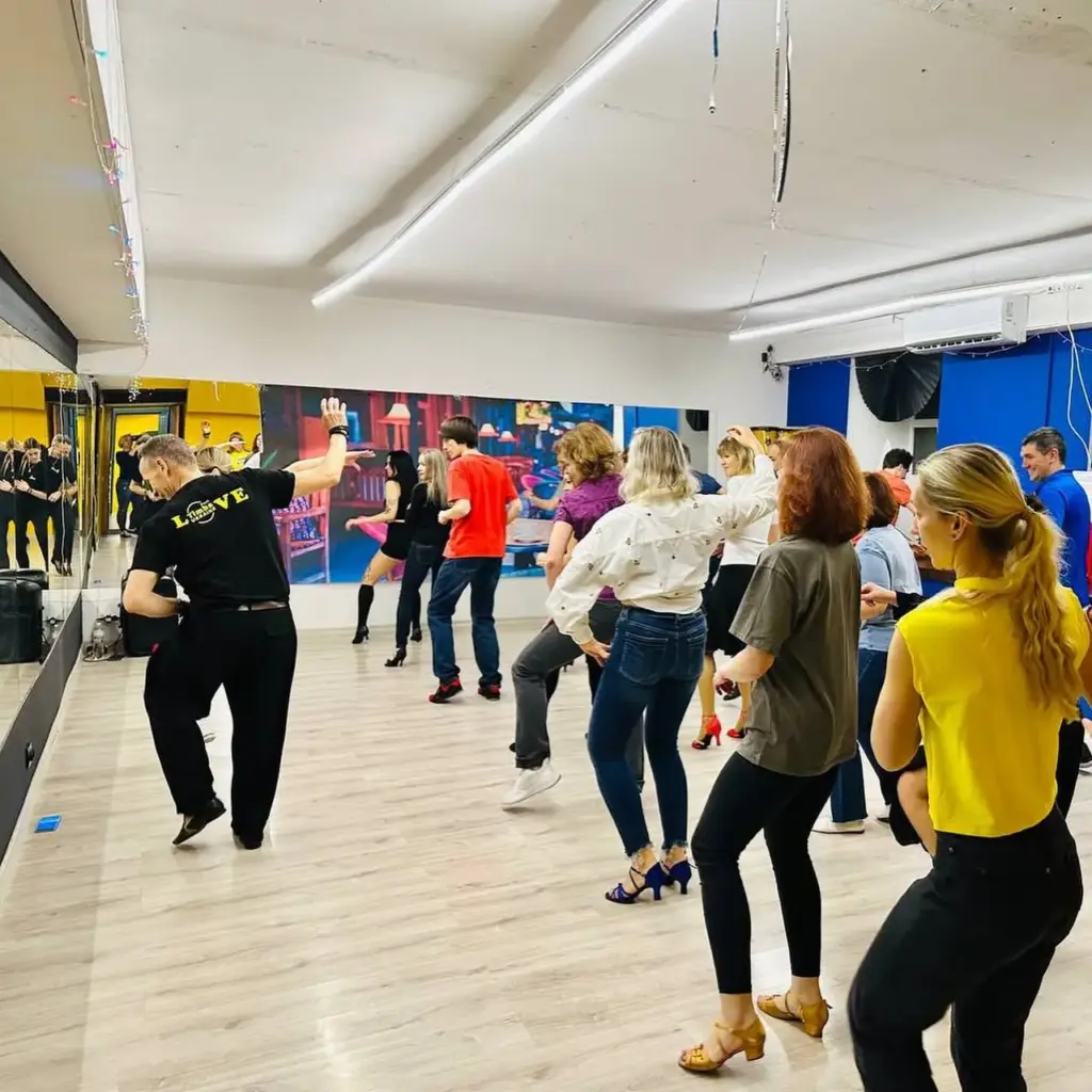 Salsa and Bachata Classes at Raíces Dance Studio Kyiv