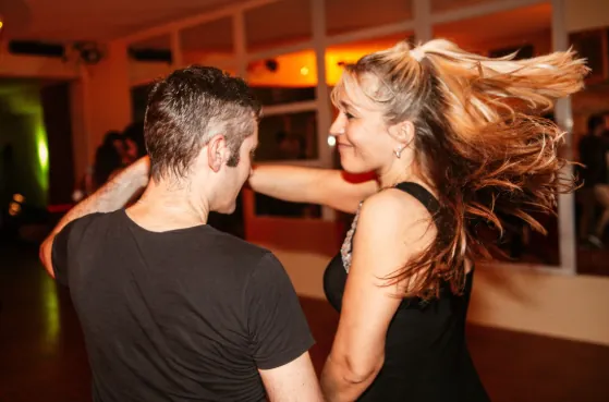 Formazione Settimanale di Salsa e Bachata presso Terra Salsa Regensburg