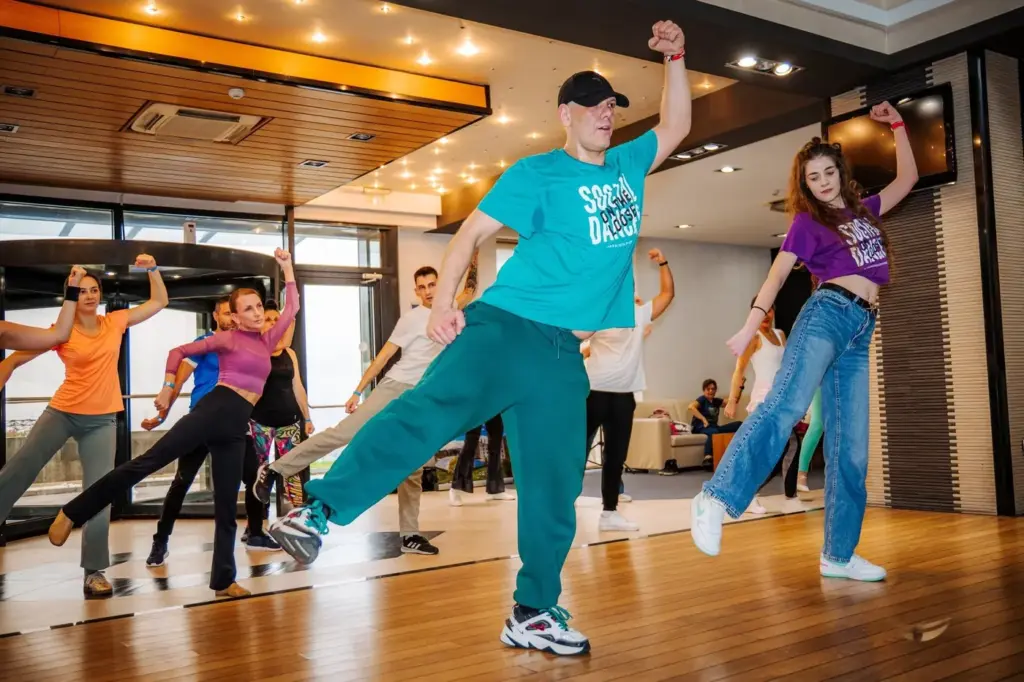 Salsa & Bachata Beginner Group at PaLante