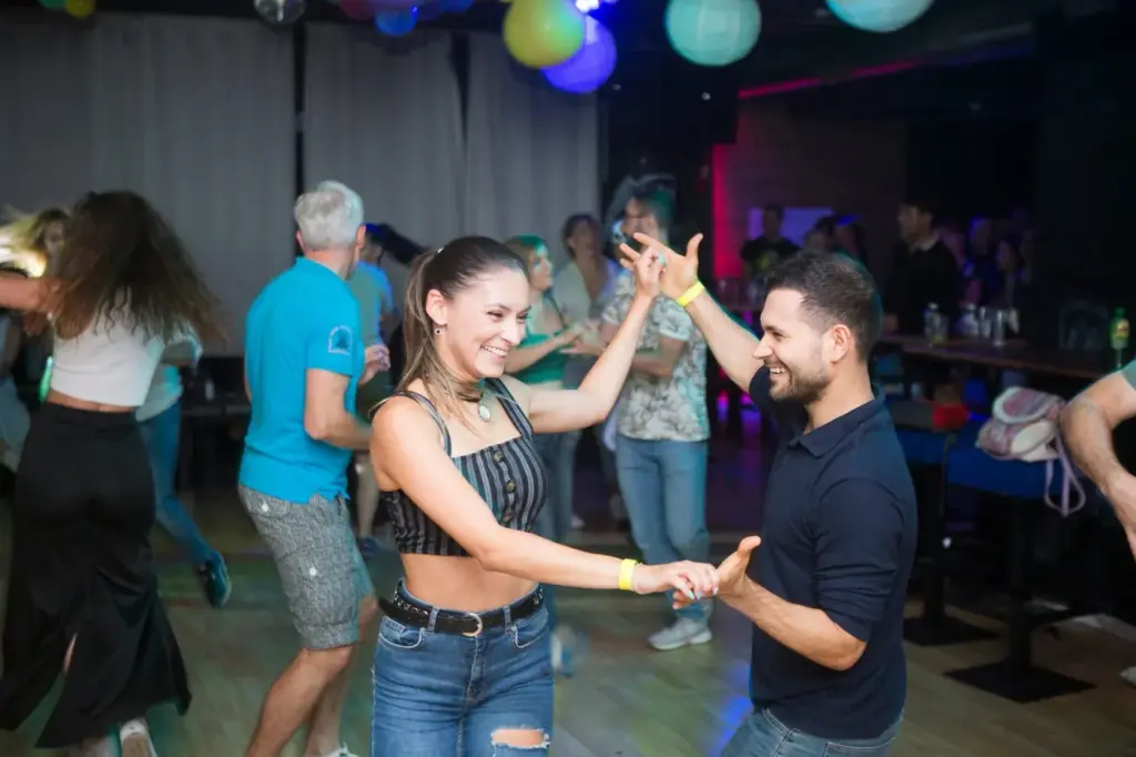Salsa & Bachata Classes at Club Caliente