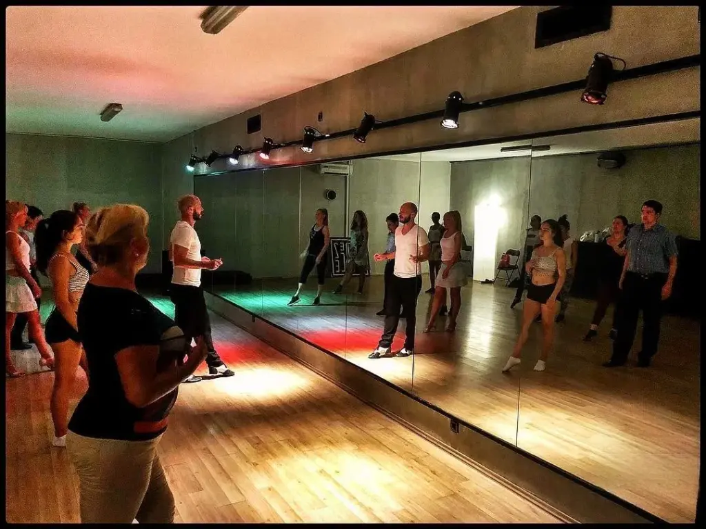 Salsa & Bachata Classes at Dare To Dance Belgrade