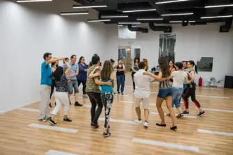 Corsi di Salsa & Bachata presso il Latin Force Dance Studio
