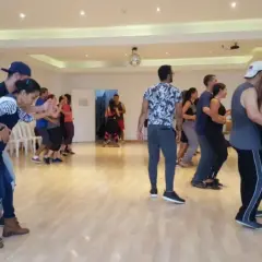 Cours de Salsa & Bachata à l&rsquo;Académie de Danse Corado Escazú