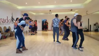 Lezioni di Salsa & Bachata presso Corado Dance Academy Escazú