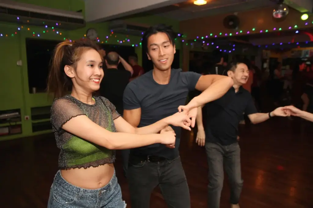 Salsa, Bachata & Rueda Socials at Havana Estudio