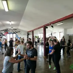 Salsa principianti e salsa intermedie per donne alla Salsa House di Cracovia