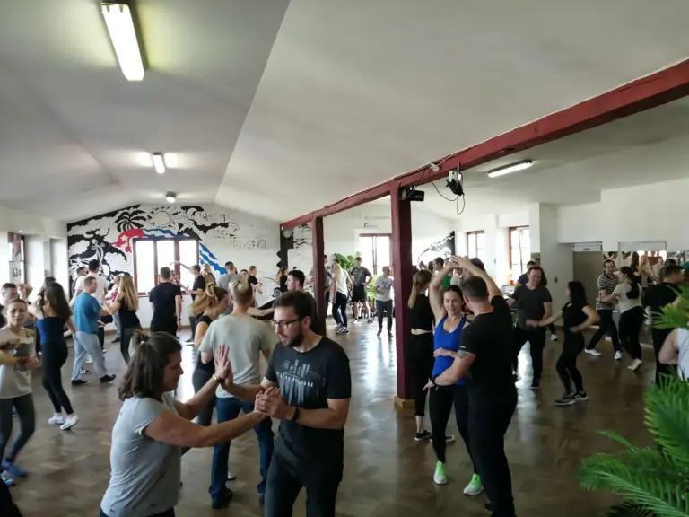 Salsa Débutants et Salsa Femmes Intermédiaires à Salsa House Kraków