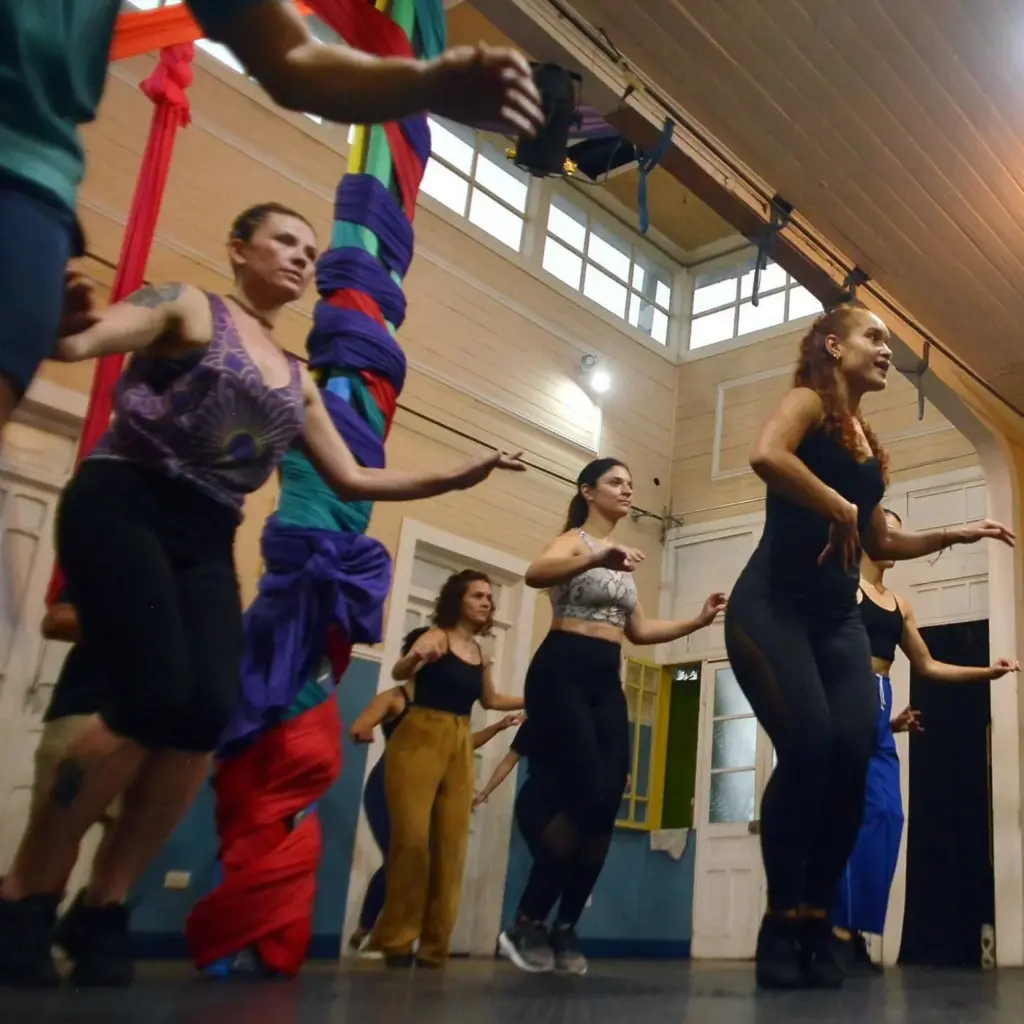 Salsa Caleña Classes at Casa del Arcoíris