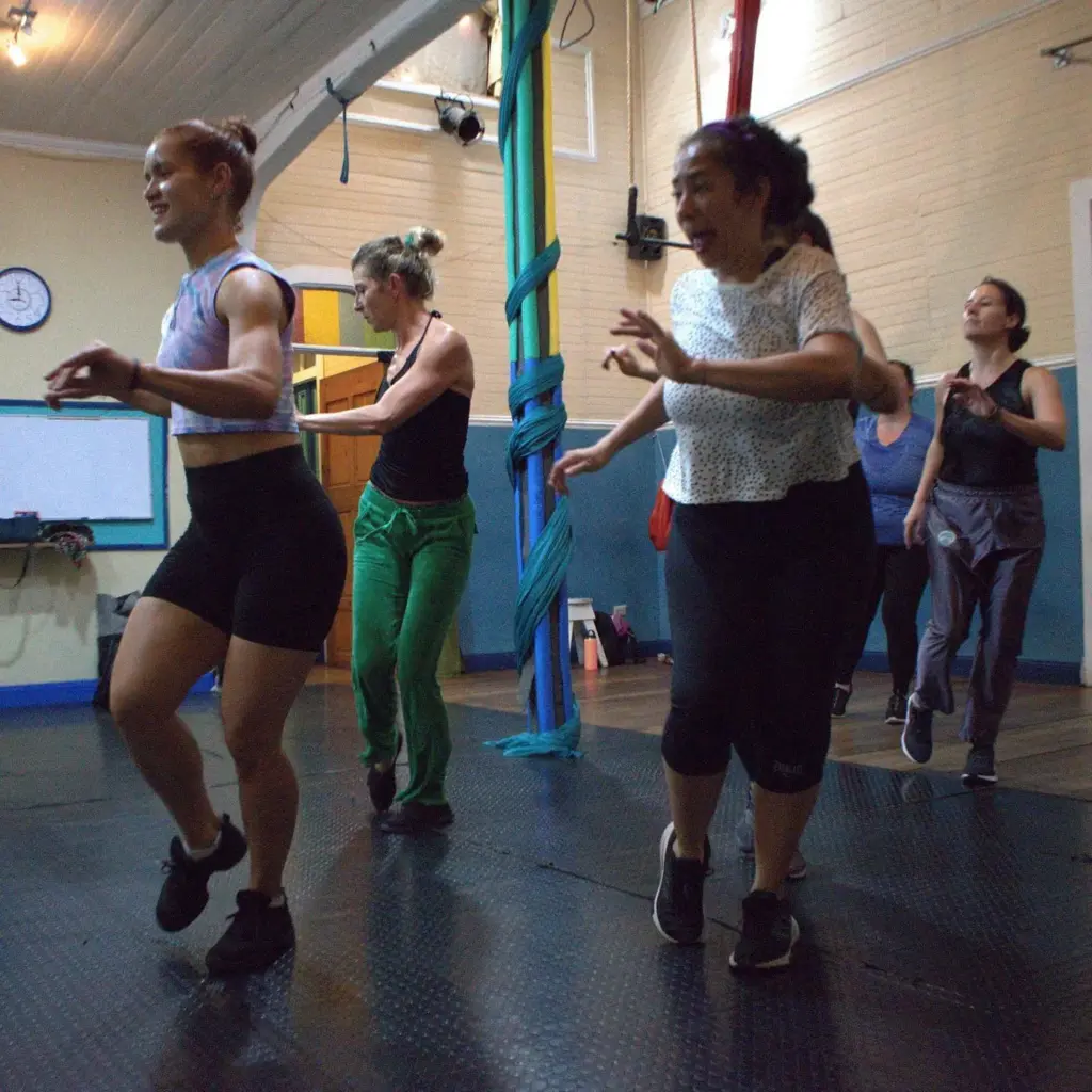 Salsa Caleña Classes at Casa del Arcoíris