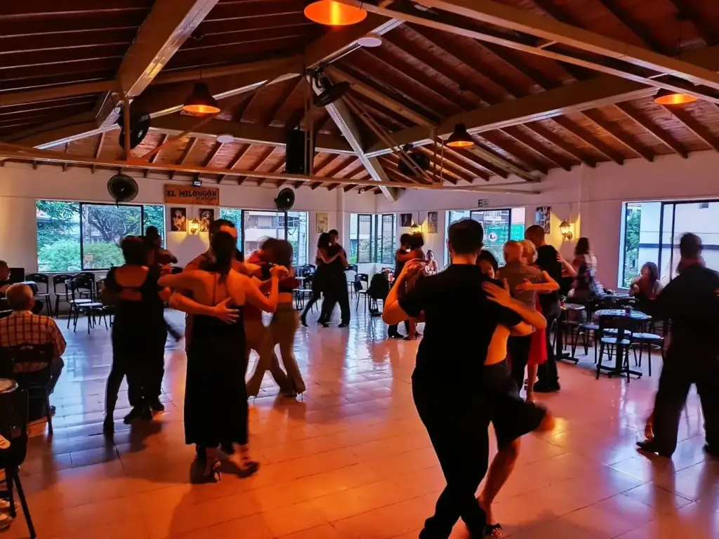 Salsa Casino Básico on Fridays at Nueva Guardia