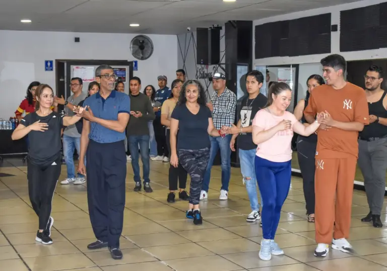Salsa Classes at Armando Salsa MX