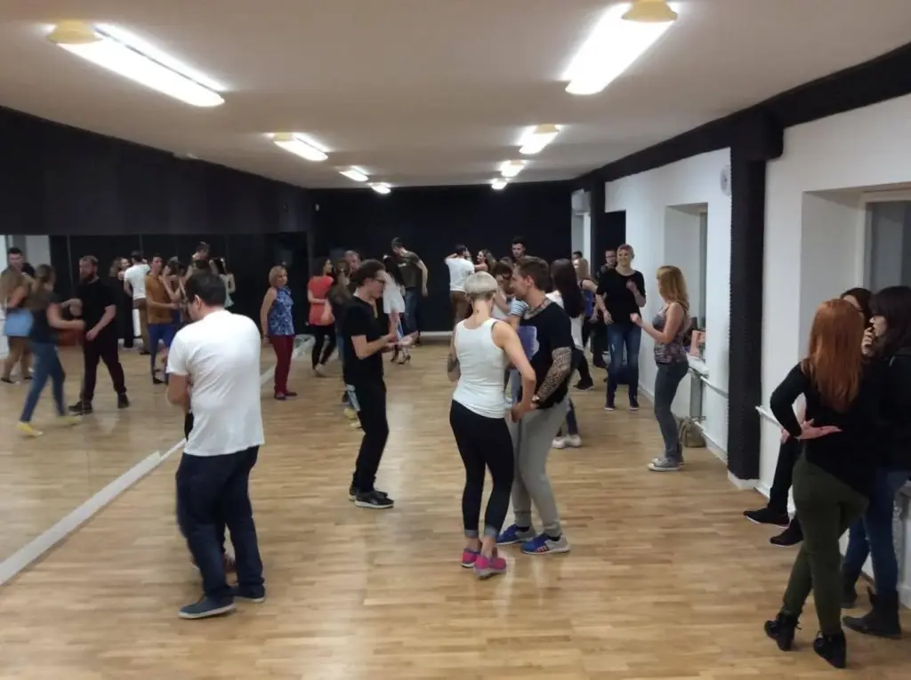 Salsa Classes at Cuban Place Warsaw