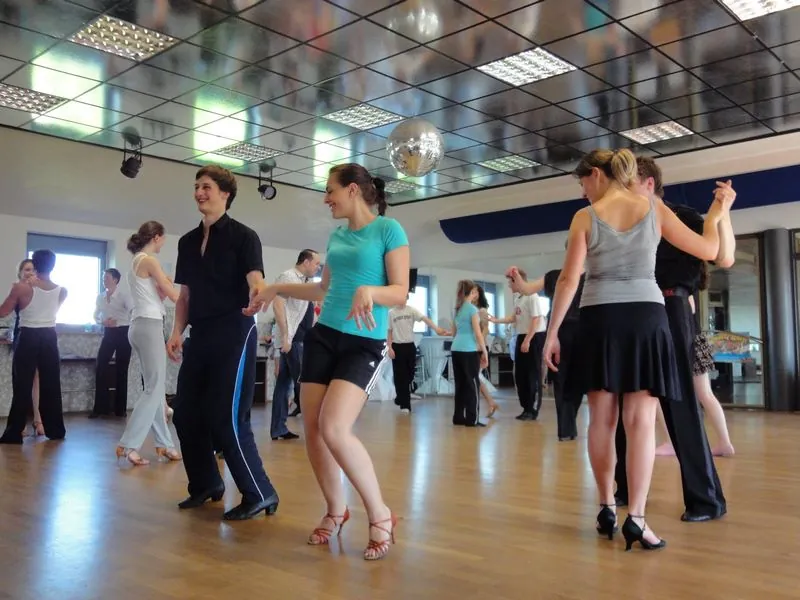 Salsa Classes at Ritmo Dance Studio Regensburg