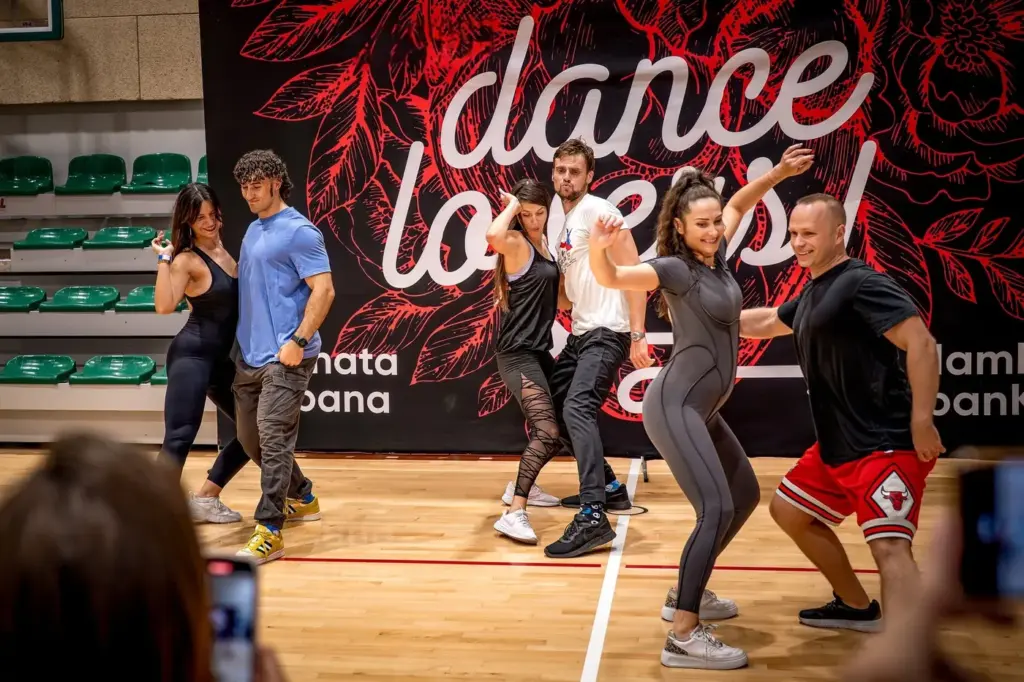 Salsa Classes at Salsa Sabrosa Dance Studio