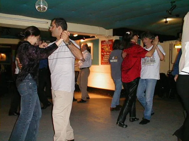 Salsa Dance Classes at Salsa-Dancing.de