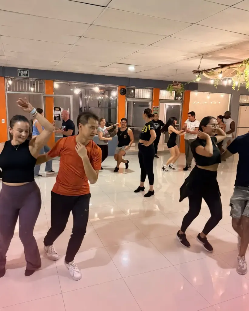 Salsa del Barrio – Weekly Classes
