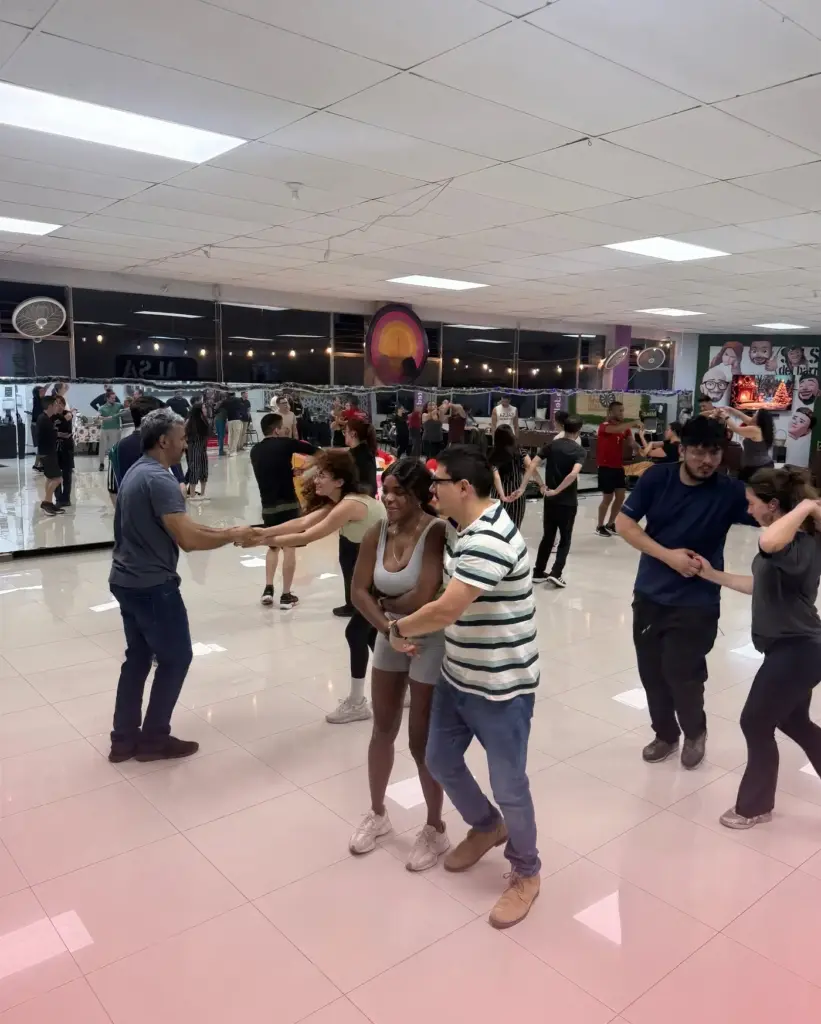 Salsa del Barrio – Weekly Classes