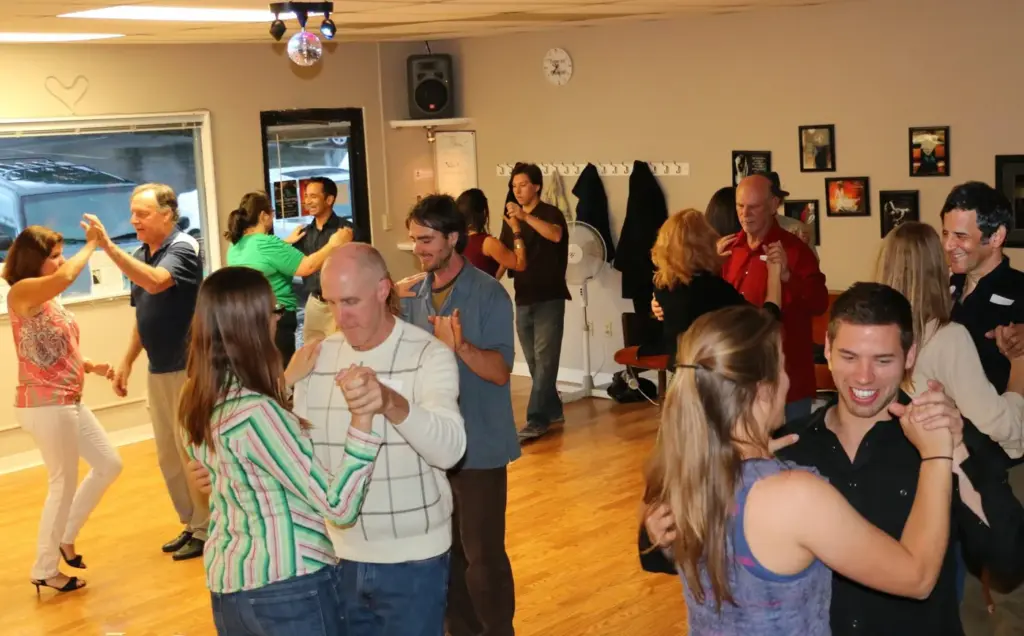 Salsa Lessons with Salsa Sierra