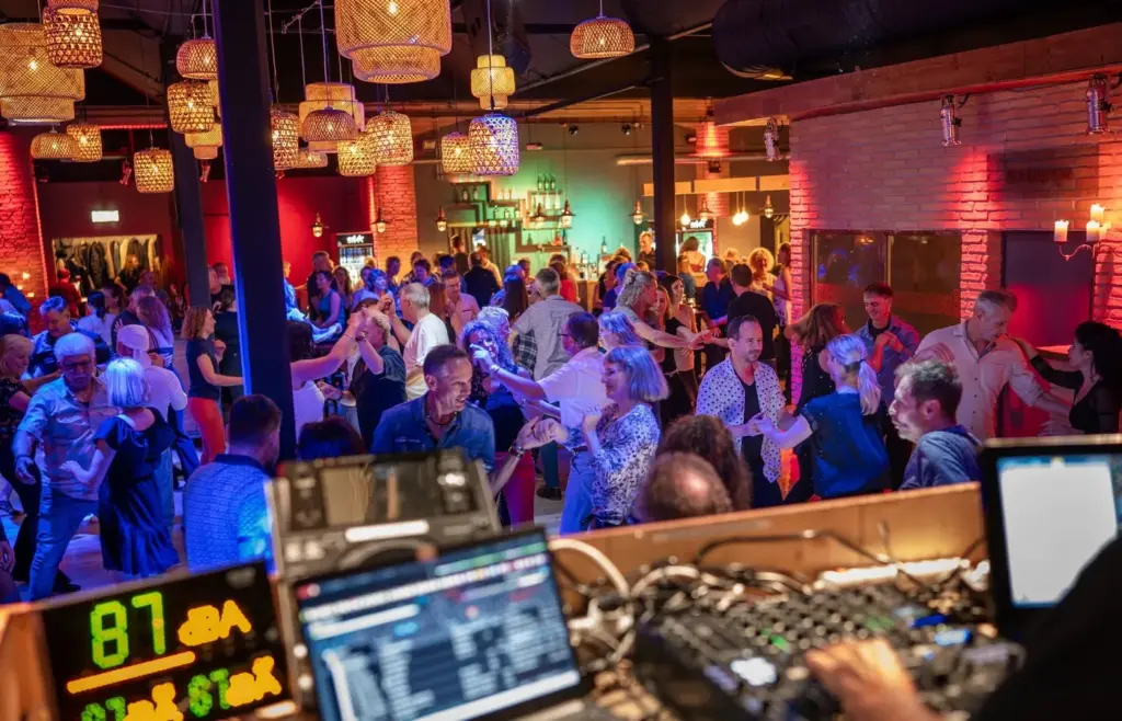 Salsa Sundays at Silkk Dance & Eventfactory