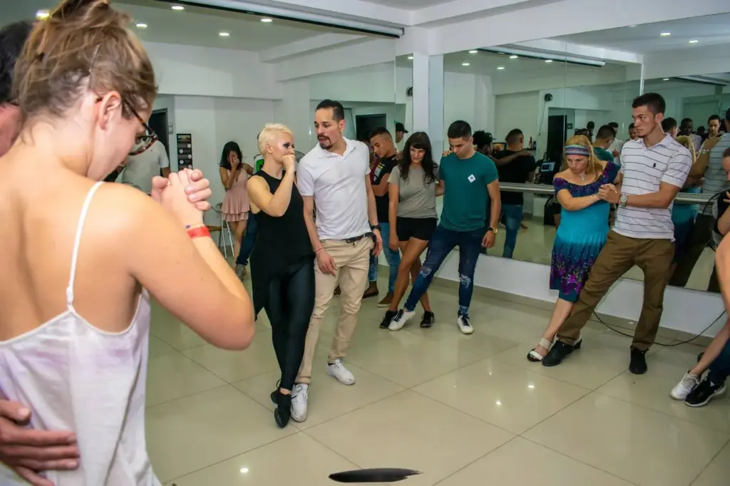 SalsaPura Weekly Dance Classes and Training